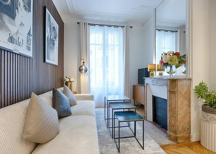Luxury 2-bedroom For 6 - Avenue Montaigne