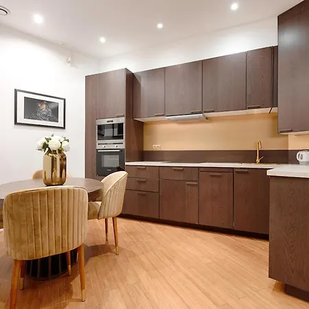 Apartment Luxury 2-bedroom For 6 - Avenue Montaigne Paris