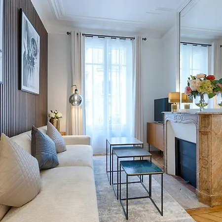 Luxury 2-bedroom For 6 - Avenue Montaigne