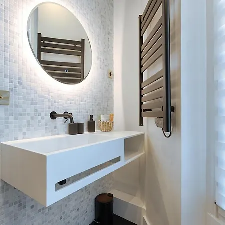 Luxury 2-bedroom For 6 - Avenue Montaigne דירה *