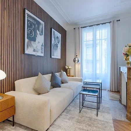 Luxury 2-bedroom For 6 - Avenue Montaigne דירה פריז