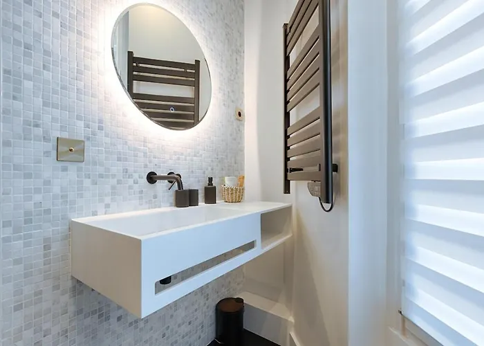 Luxury 2-bedroom For 6 - Avenue Montaigne Apartament *